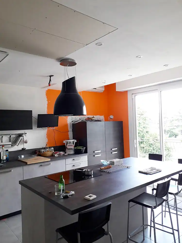 Réalisation de peinture intérieur à Cholet par Ramboz le peintre